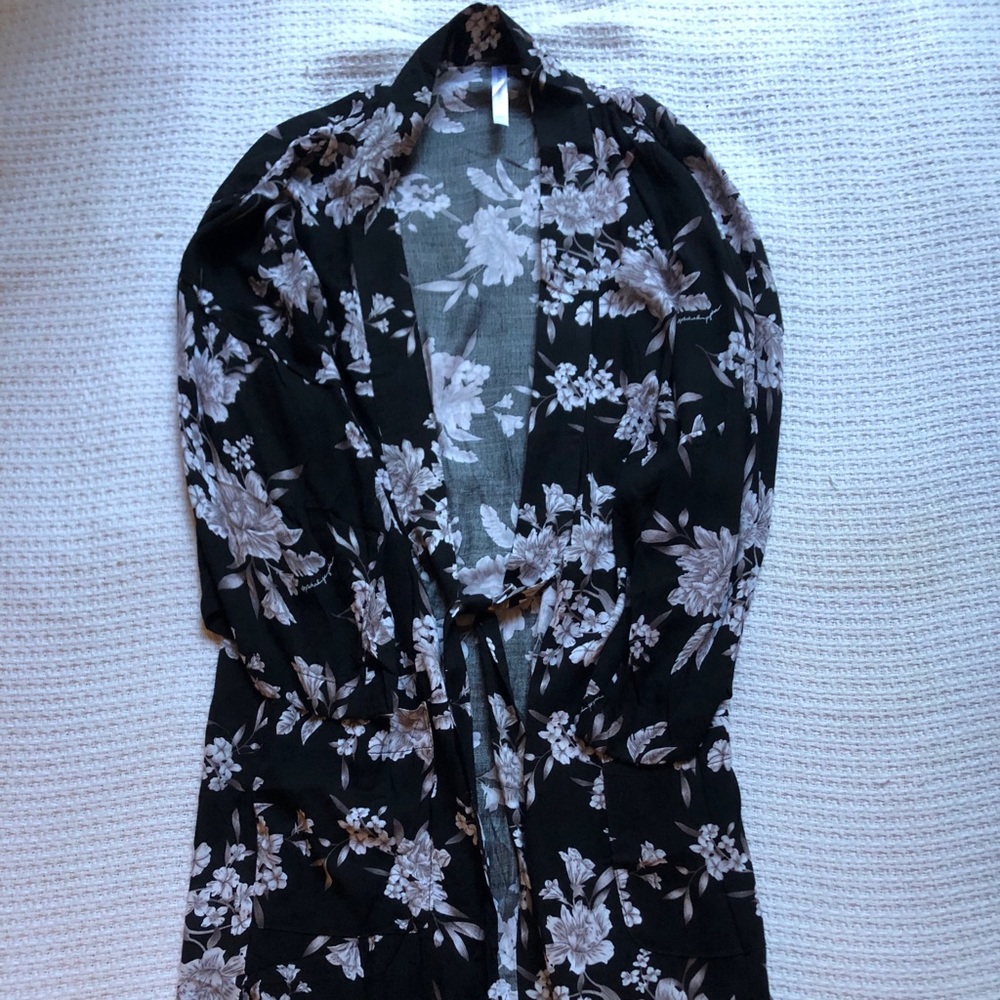 Spiritual gangster robe, black and white floral